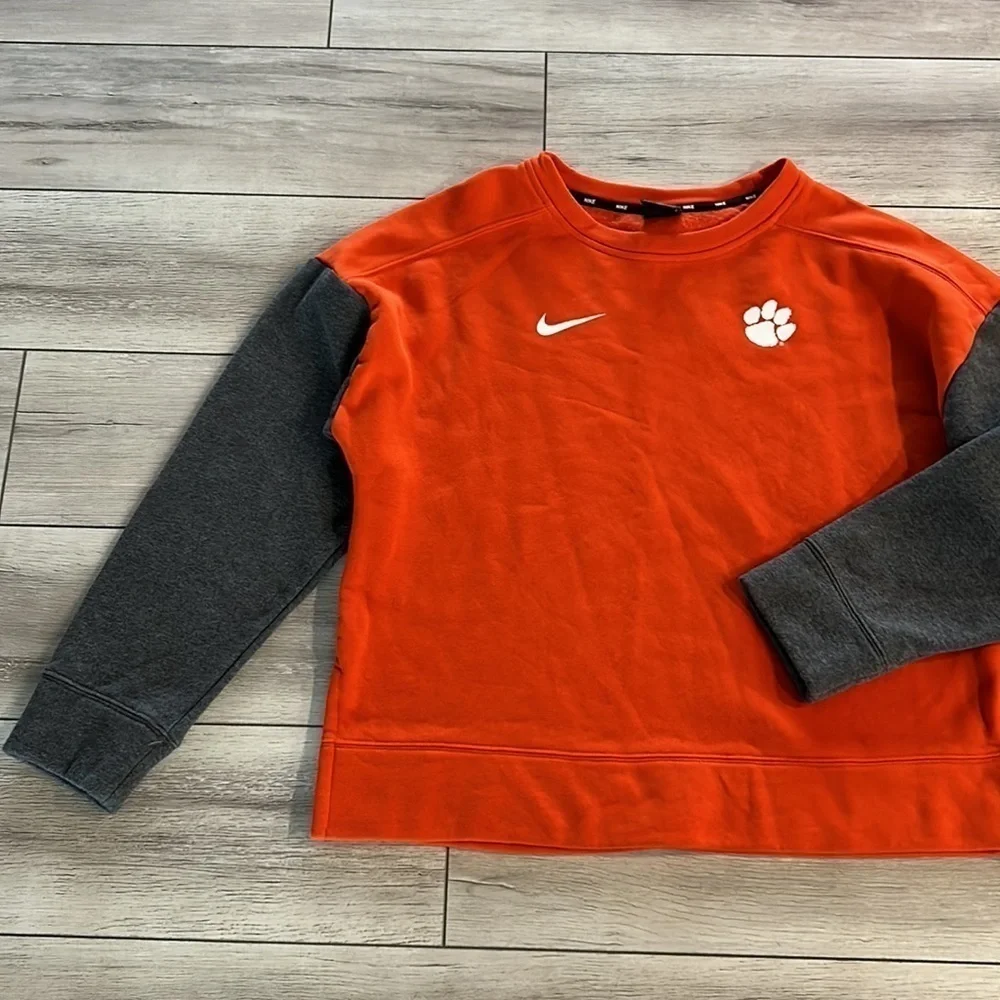 Nike Tops Nike Clemson Tigers Sideline Crew Neck Sweatshirt Women's Medium